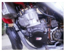 the rare HONDA CR 250R 2-stroke motocross engine